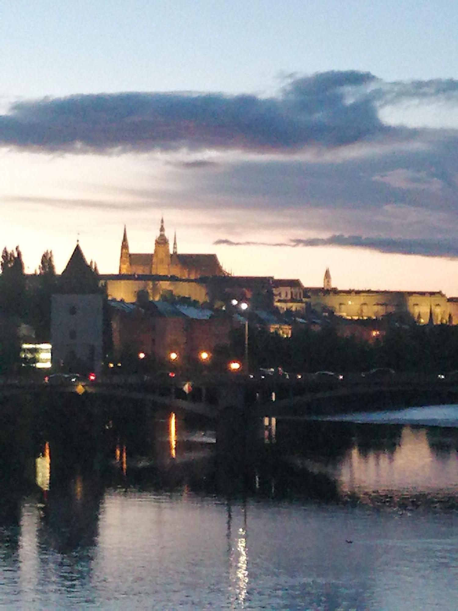 Apartament Valentinka Minutes Away From Charles Bridge Praga Zewnętrze zdjęcie