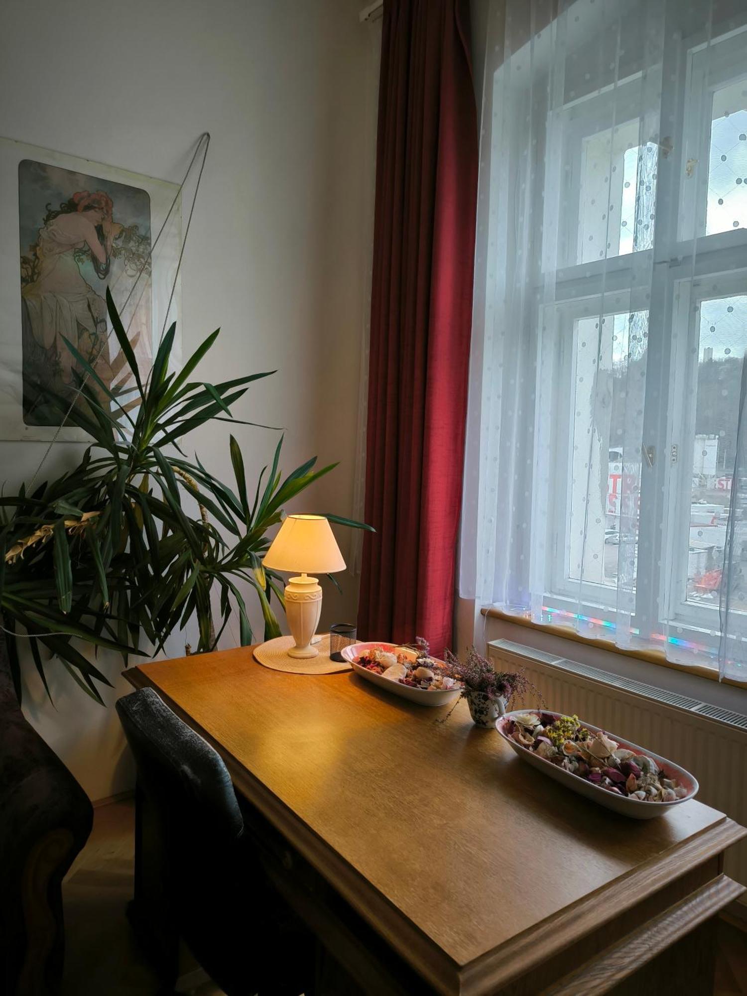Apartament Valentinka Minutes Away From Charles Bridge Praga Zewnętrze zdjęcie