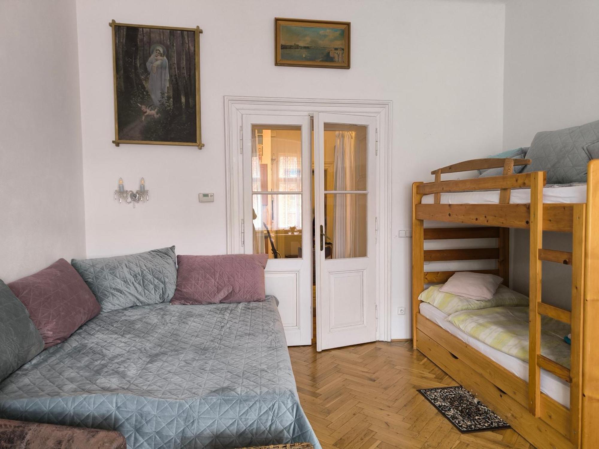 Apartament Valentinka Minutes Away From Charles Bridge Praga Zewnętrze zdjęcie