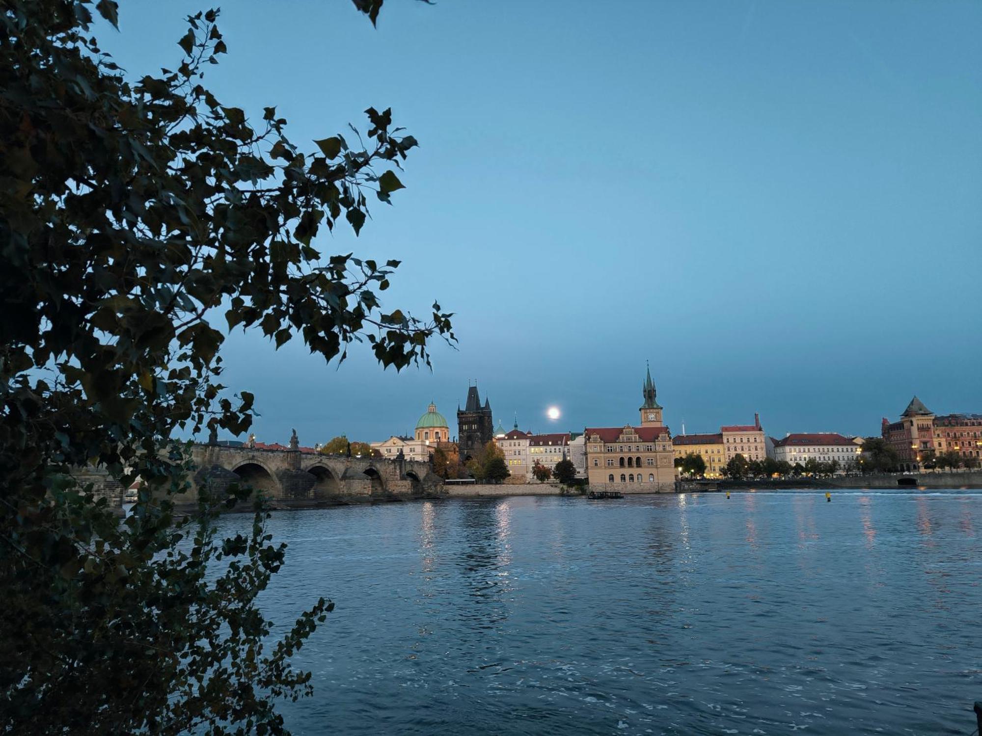 Apartament Valentinka Minutes Away From Charles Bridge Praga Zewnętrze zdjęcie